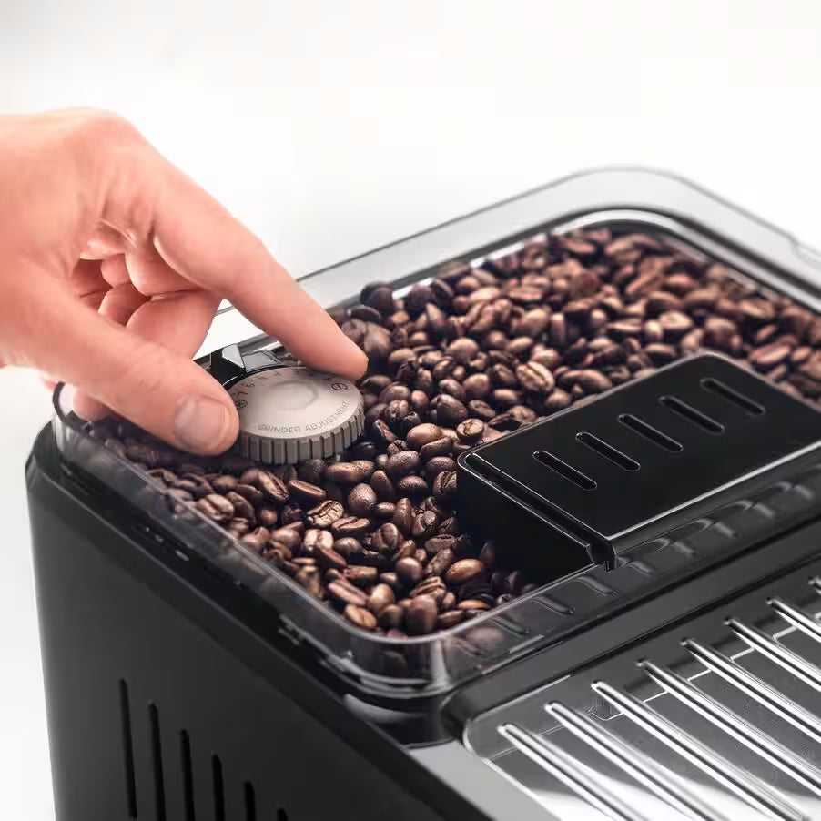 D-e-'L-o-n-g-h-i Kaffemaskin